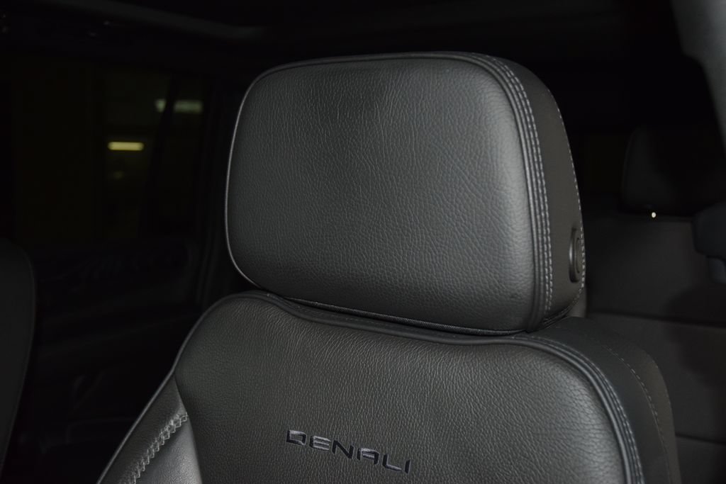 Used 2024 GMC Yukon XL Denali AWD/4WD image 43
