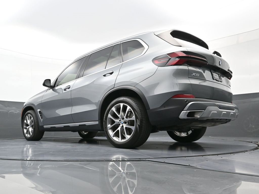 Used 2024 BMW X5 xDrive40i w/ Premium Package image 26