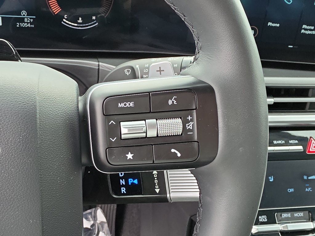 Used 2025 Hyundai Santa Fe SEL FWD image 33