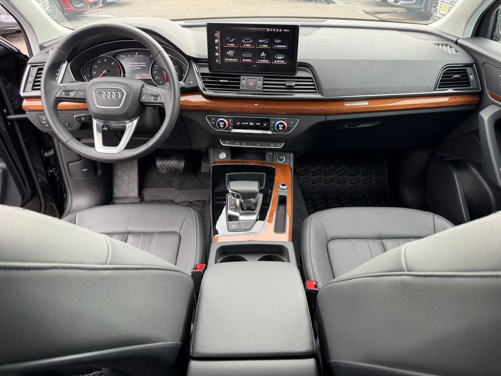 Used 2023 Audi Q5 2.0T Premium w/ Convenience Package AWD/4WD image 19