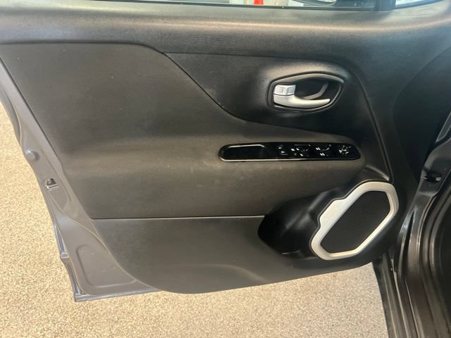 Used 2020 Jeep Renegade Sport w/ Sport Appearance Group AWD/4WD image 25
