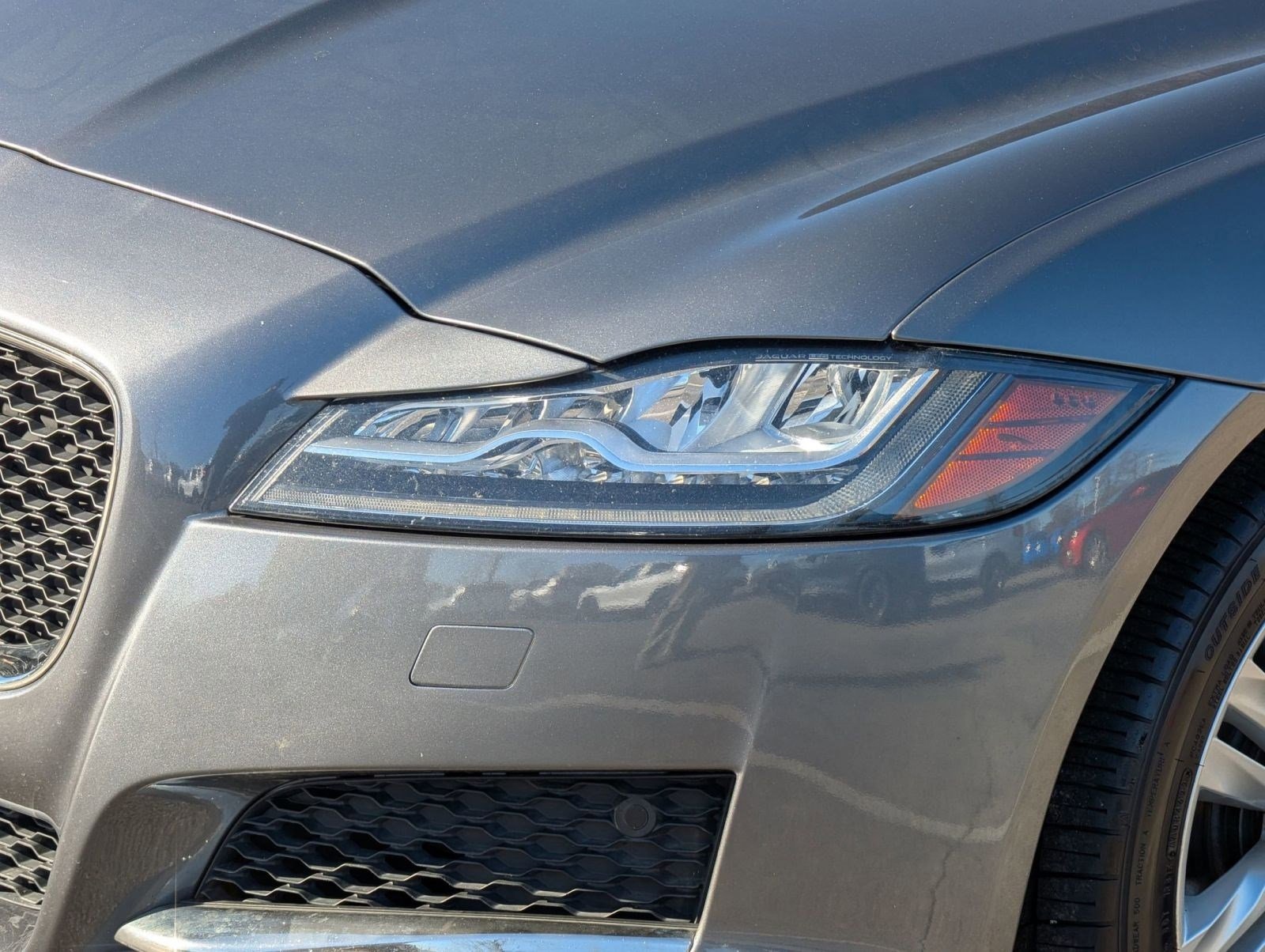 Used 2017 Jaguar XF Premium image 11