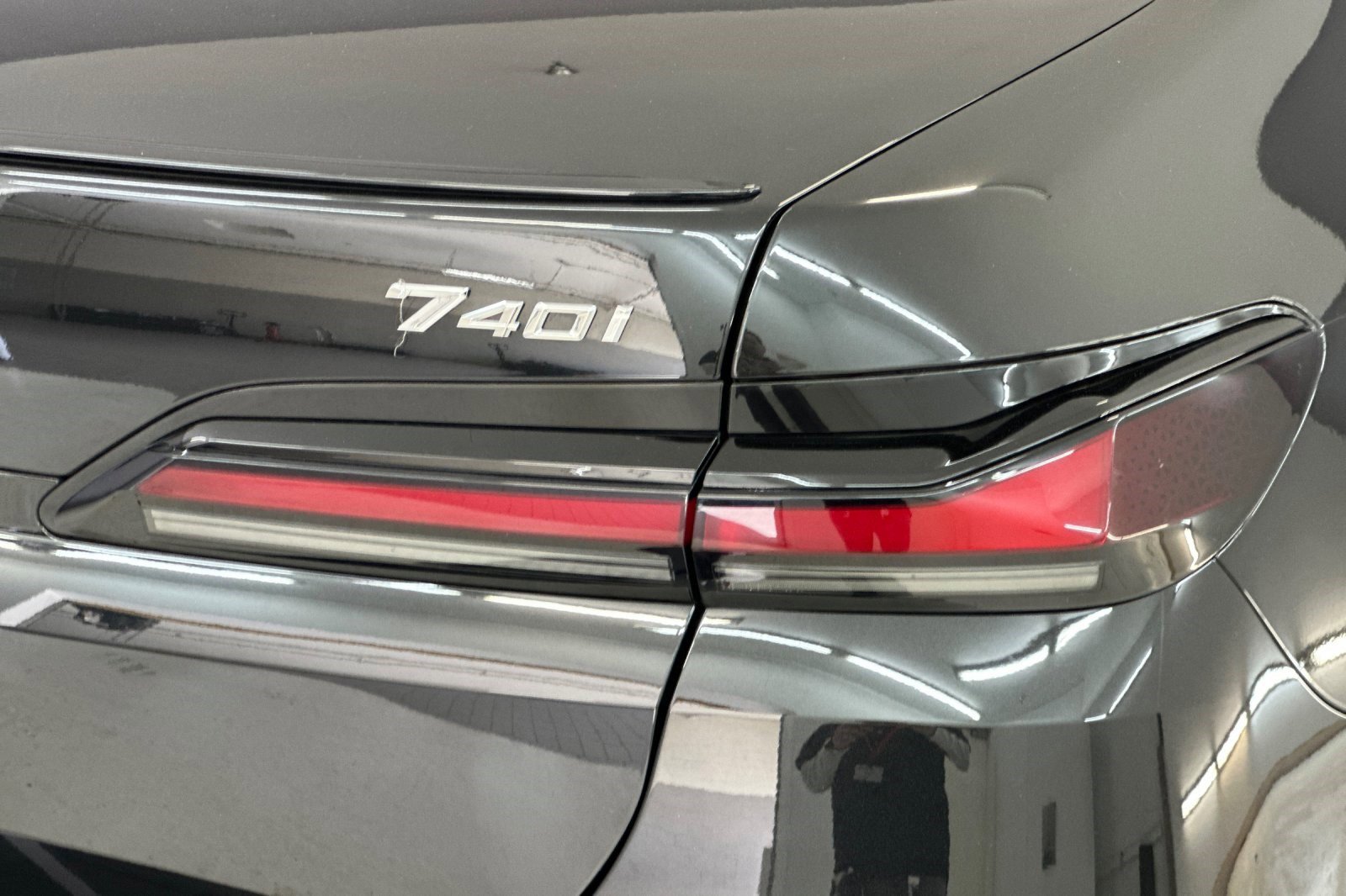 Used 2023 BMW 740i image 12