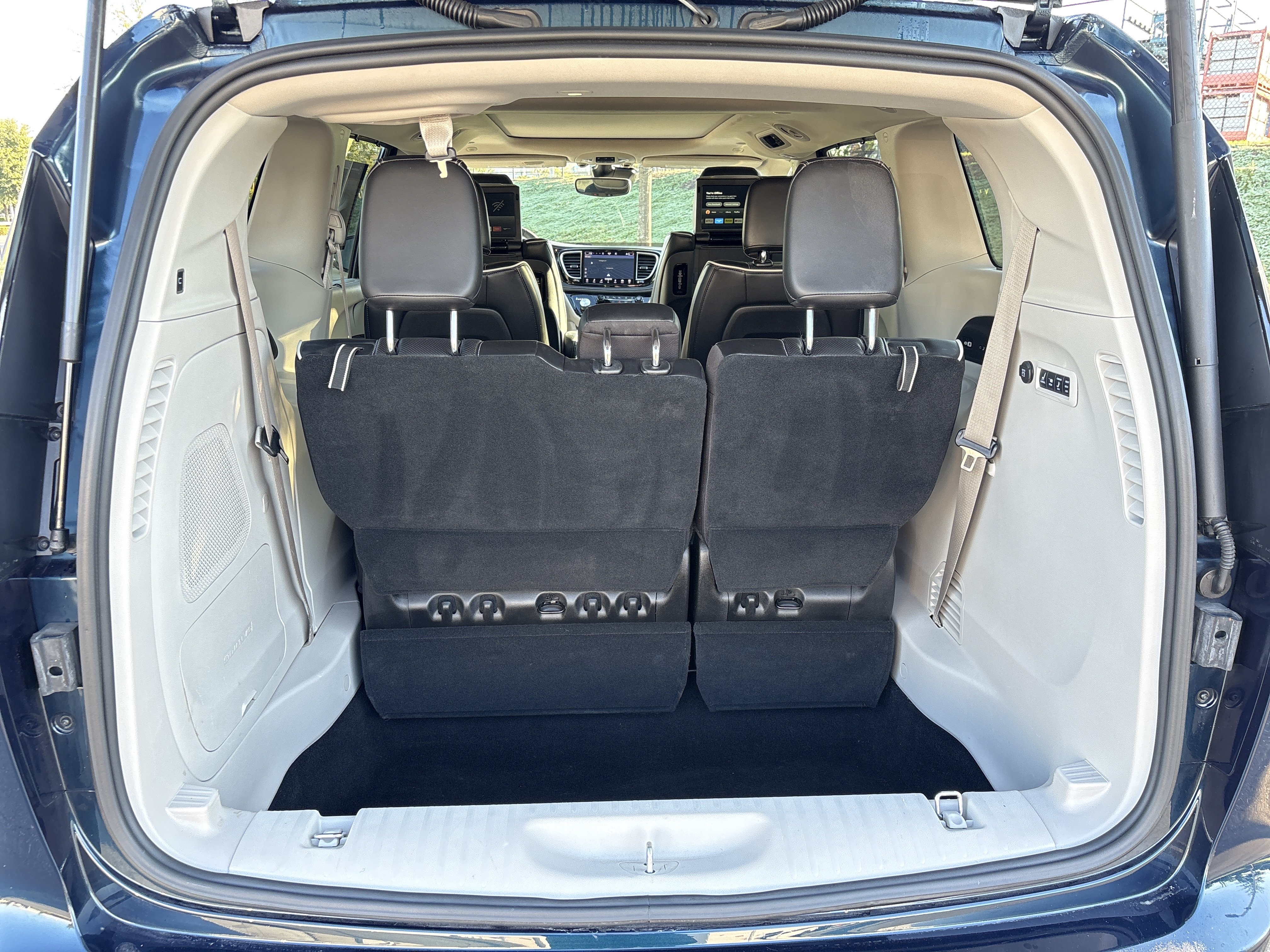 Used 2023 Chrysler Pacifica Limited w/ Uconnect Theater Family Group AWD/4WD image 36