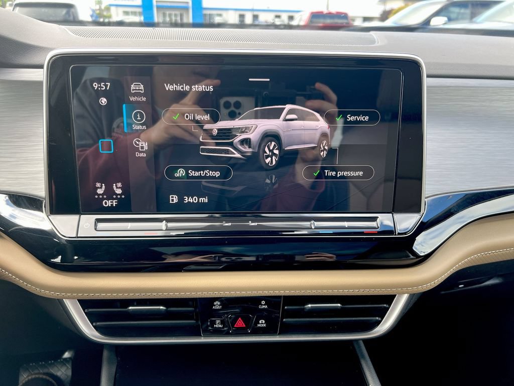 Used 2024 Volkswagen Atlas Cross Sport SE w/ Panoramic Sunroof Package FWD image 13