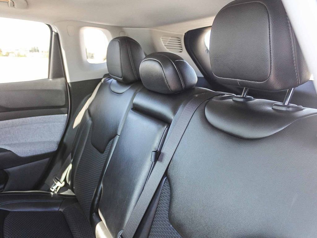 Used 2022 Jeep Compass Latitude image 18