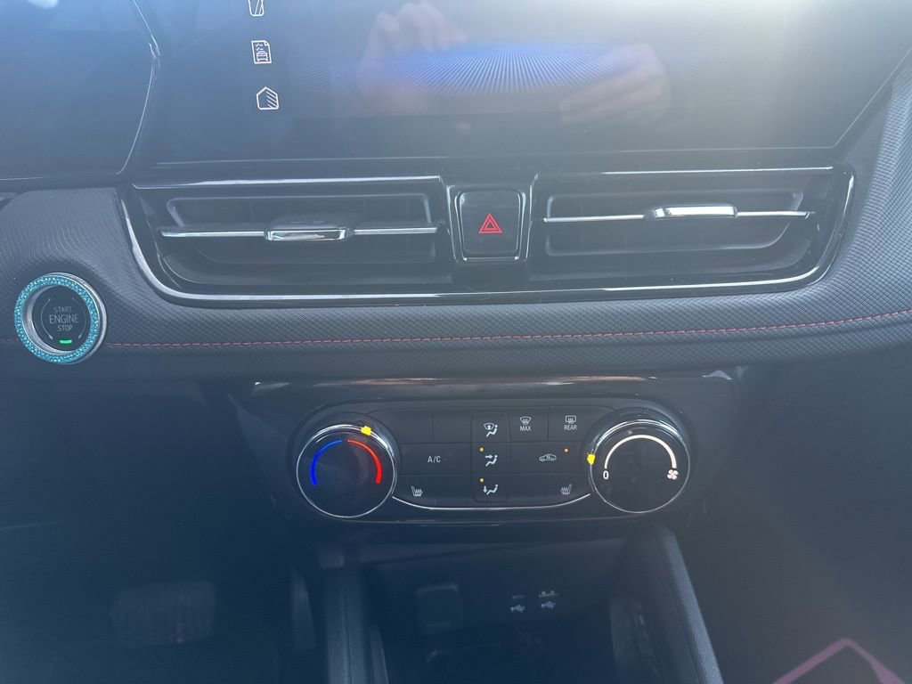 Certified 2024 Chevrolet TrailBlazer RS w/ Driver Confidence Package image 17