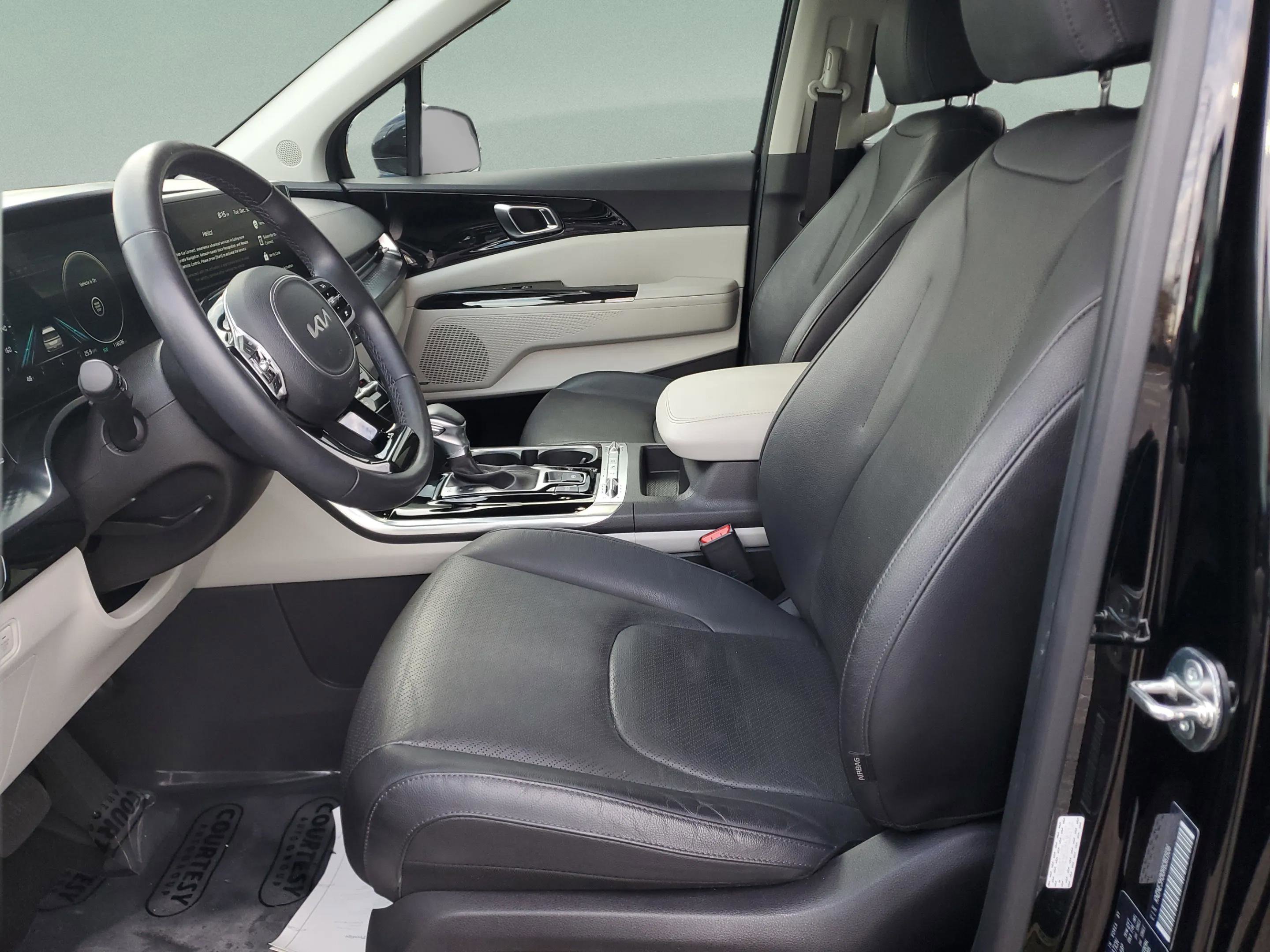 Used 2024 Kia Carnival SX Prestige image 19