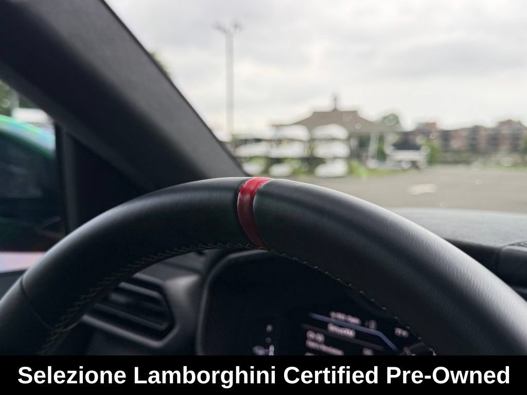 Used 2025 Lamborghini Urus SE AWD/4WD image 40