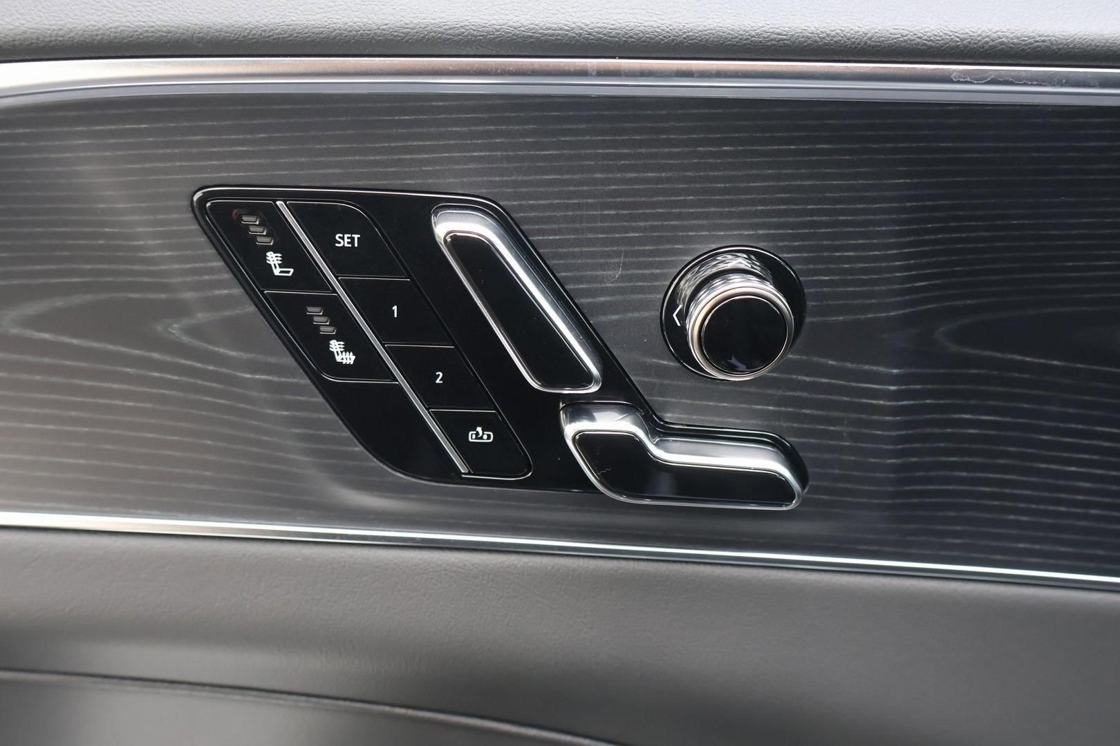 New 2026 Cadillac Lyriq Sport RWD image 13