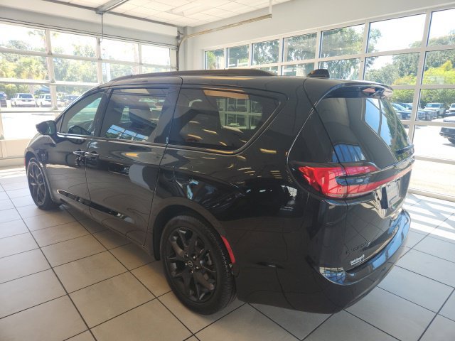 Used 2026 Chrysler Pacifica Select w/ S Appearance Package FWD image 8