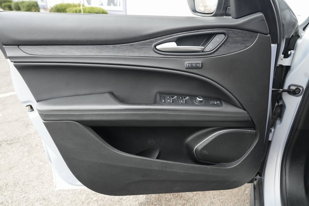 Used 2022 Alfa Romeo Stelvio Sprint image 27
