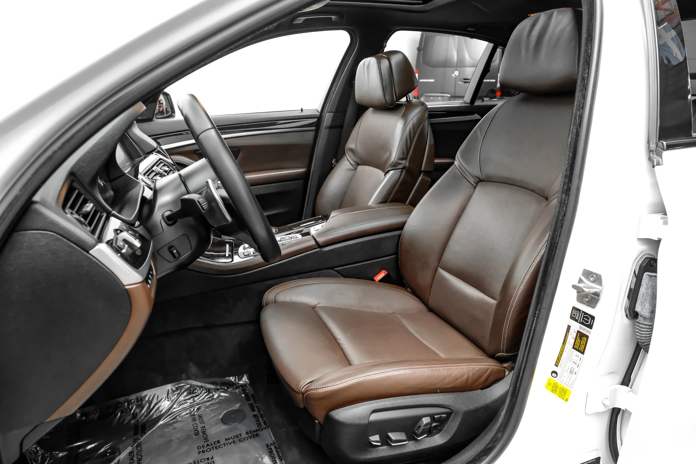 Used 2014 BMW 550i Sedan RWD image 25