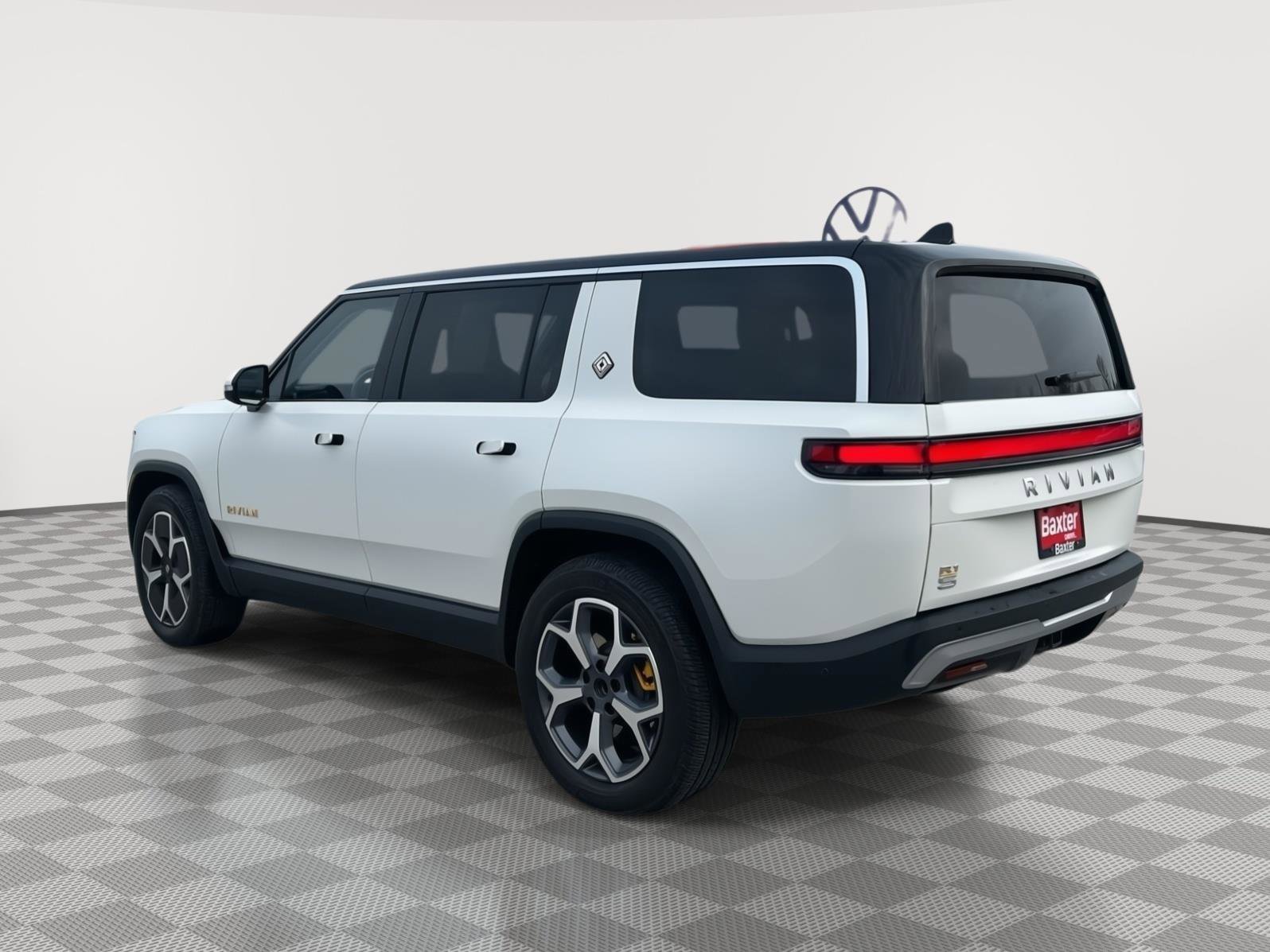 Used 2024 Rivian R1S Adventure image 27