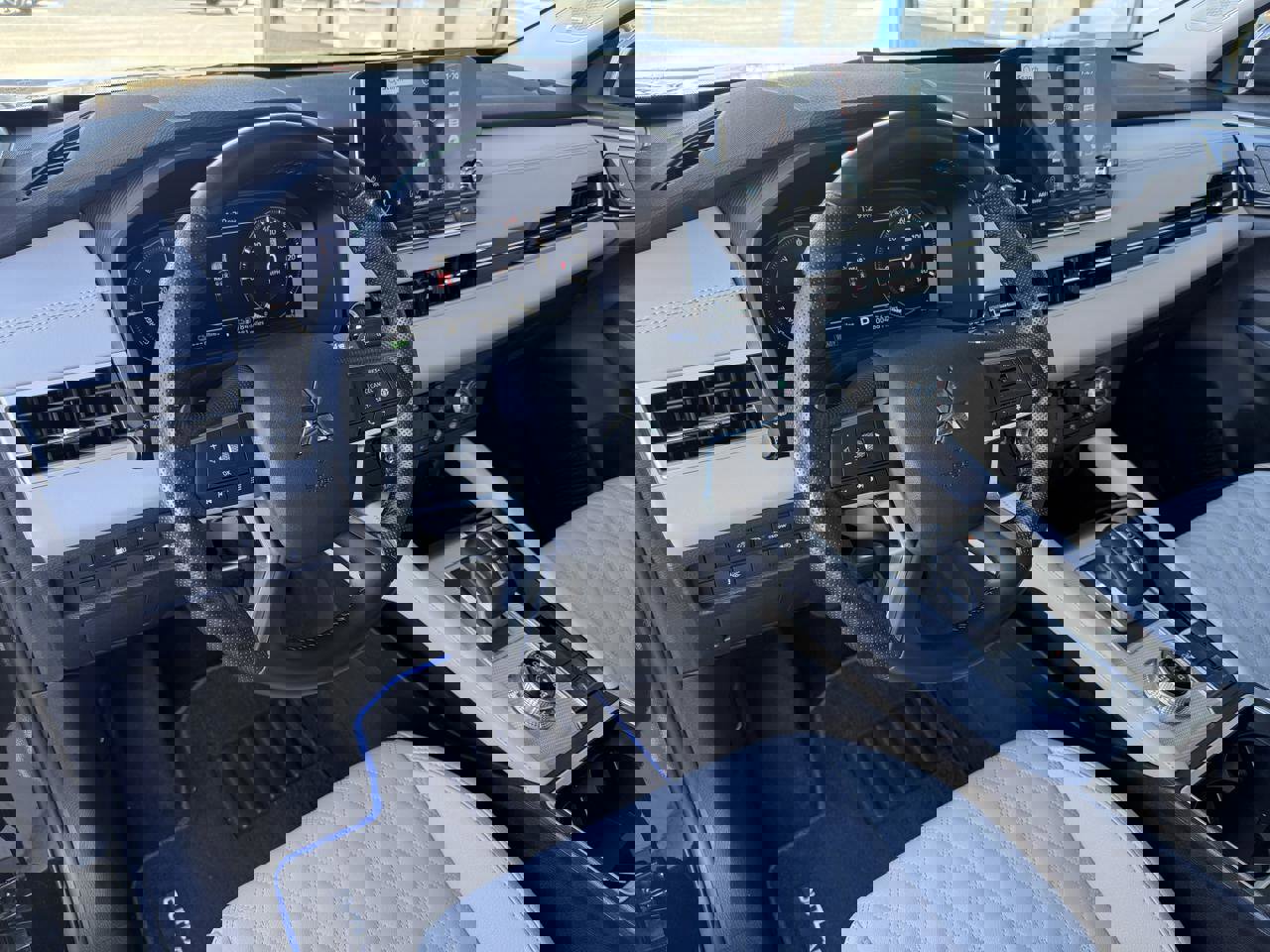 Used 2024 Mitsubishi Outlander SEL image 12