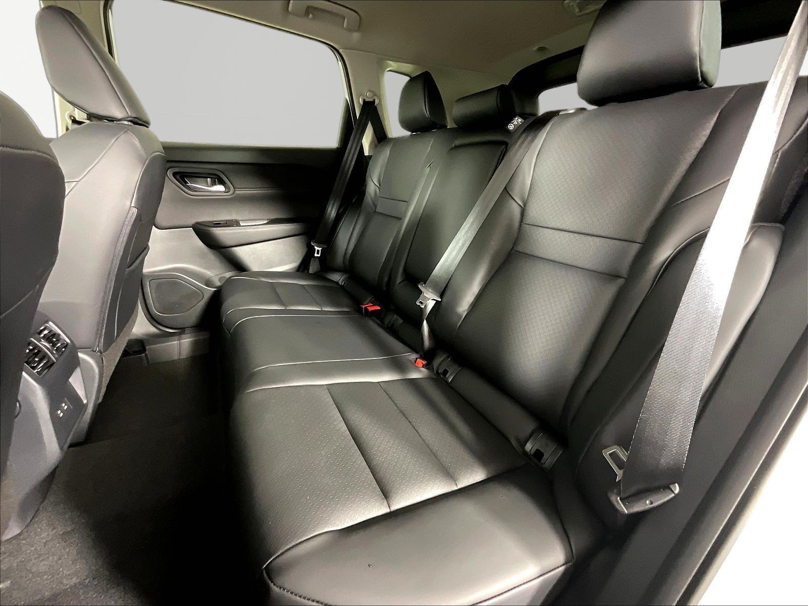 New 2026 Nissan Rogue Dark Armor AWD/4WD image 18
