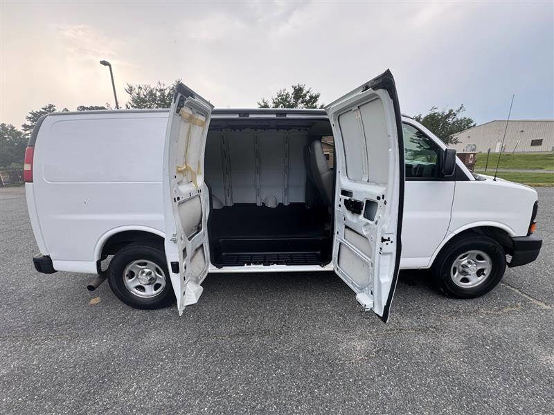 Used 2007 Chevrolet Express 1500 image 17