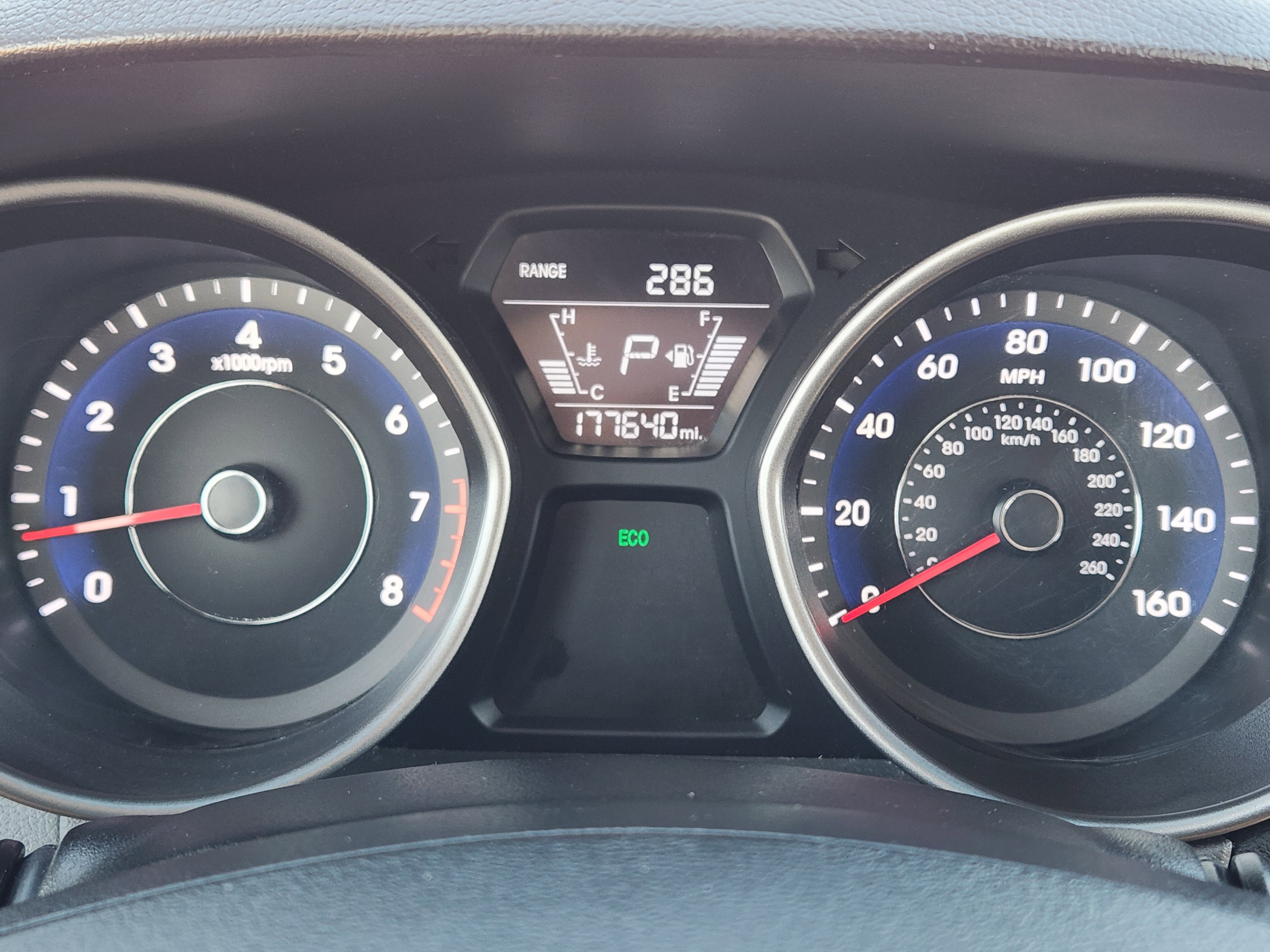 Used 2015 Hyundai Elantra SE image 16