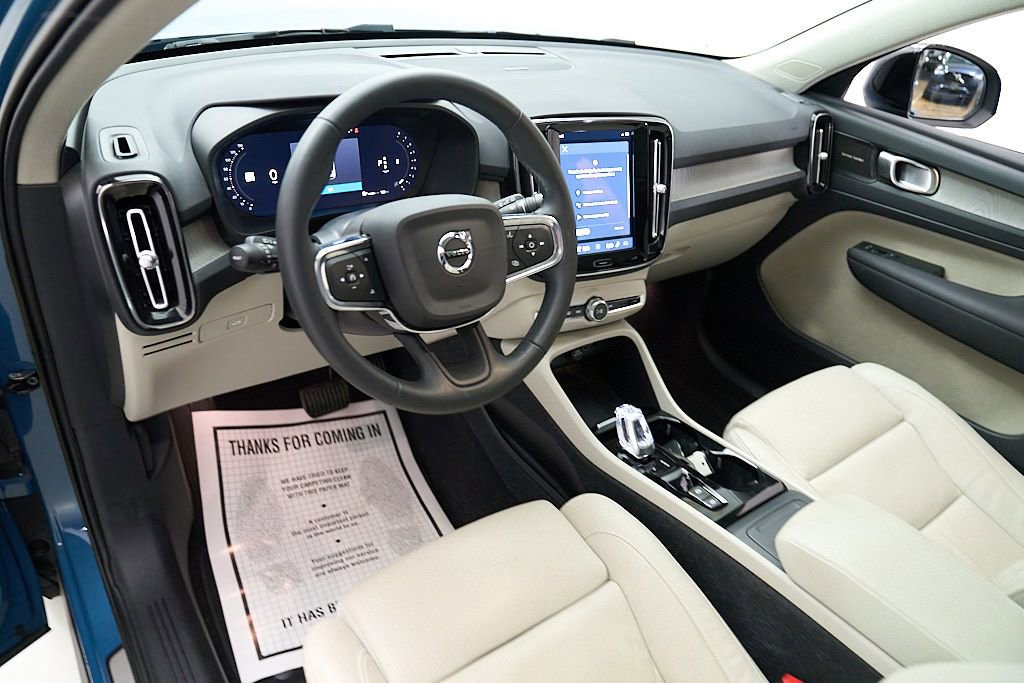 Used 2023 Volvo XC40 B5 Ultimate w/ Protection Package Premier AWD/4WD image 13