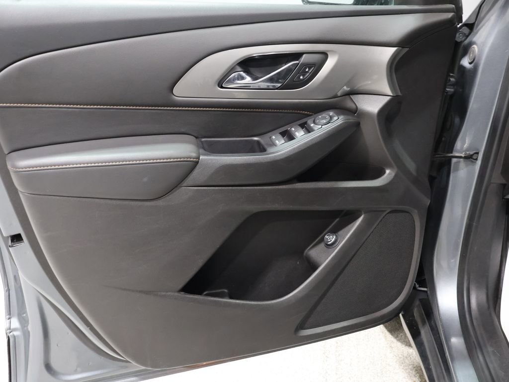 Used 2019 Chevrolet Traverse LT image 13