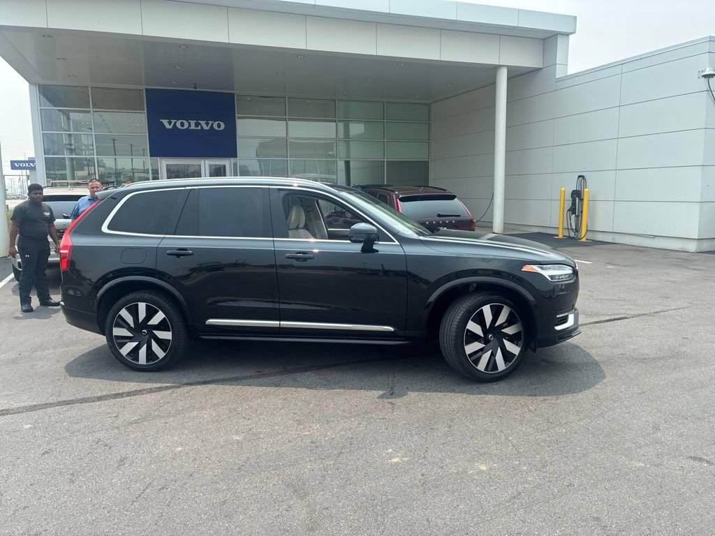 Used 2024 Volvo XC90 T8 Plus w/ Protection Package AWD/4WD image 2