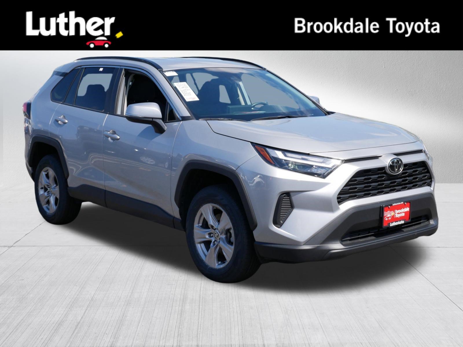 Used 2025 Toyota RAV4 XLE AWD/4WD image 1