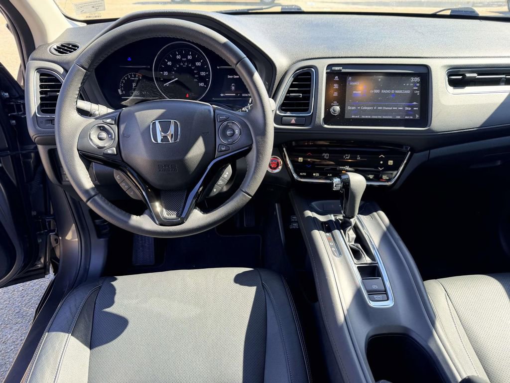 Used 2021 Honda HR-V EX-L image 2