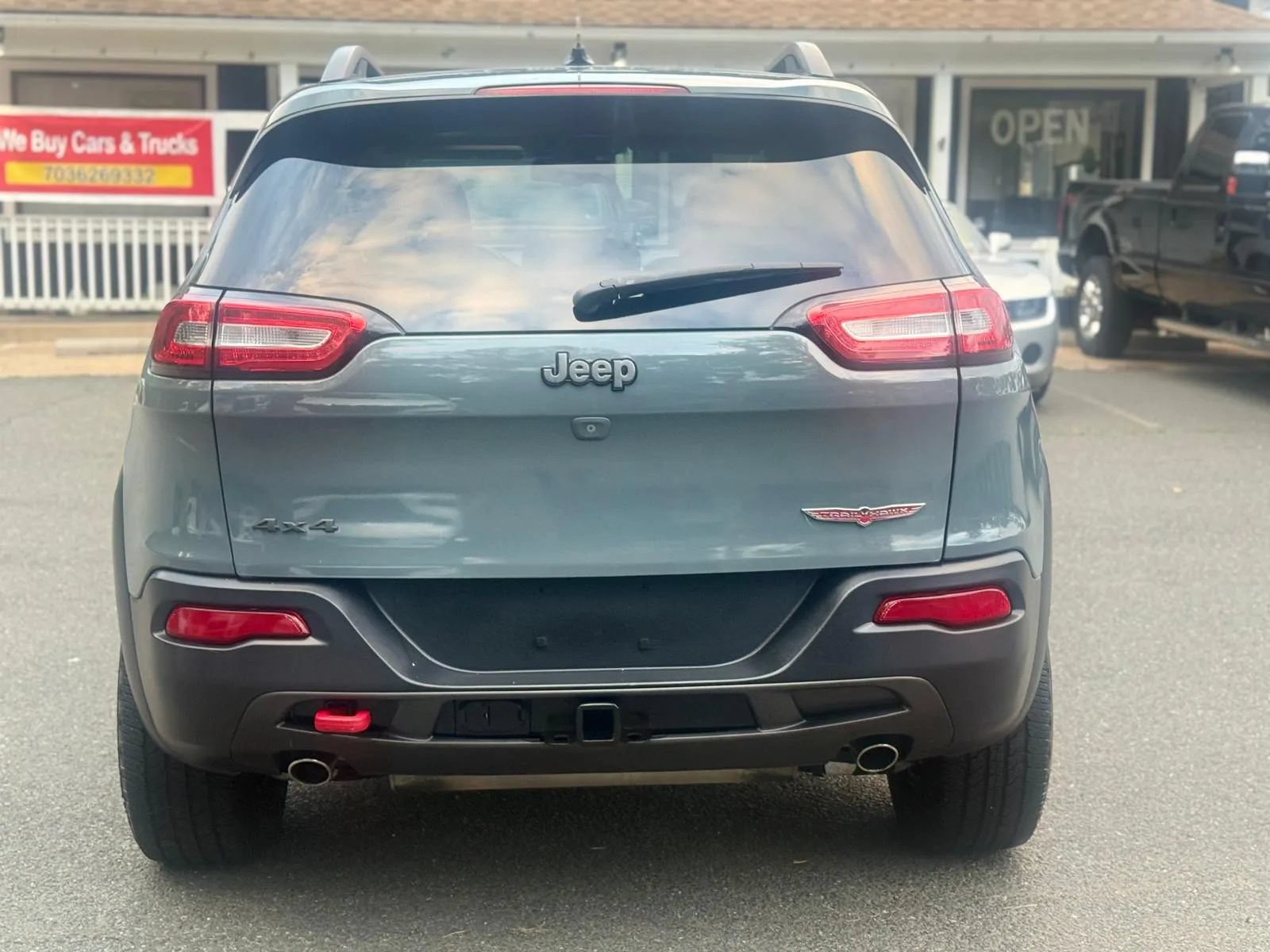 Used 2014 Jeep Cherokee Trailhawk w/ Comfort/Convenience Group AWD/4WD image 6