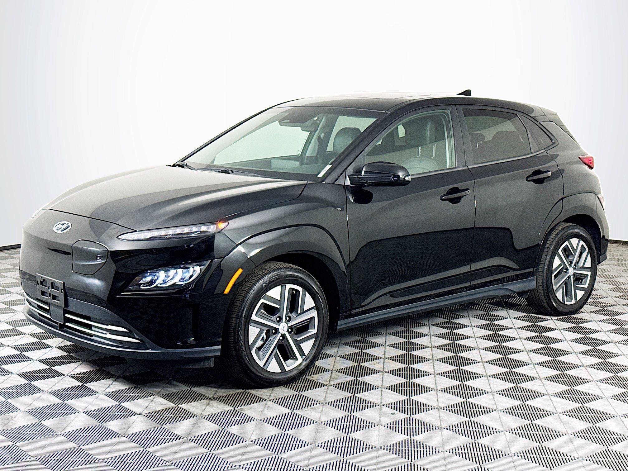 Used 2023 Hyundai Kona Limited image 4
