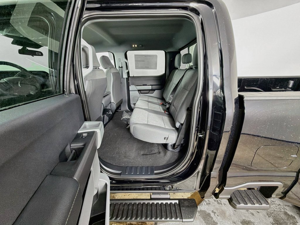 New 2027 Ford F350 XL w/ STX Appearance Package AWD/4WD image 16