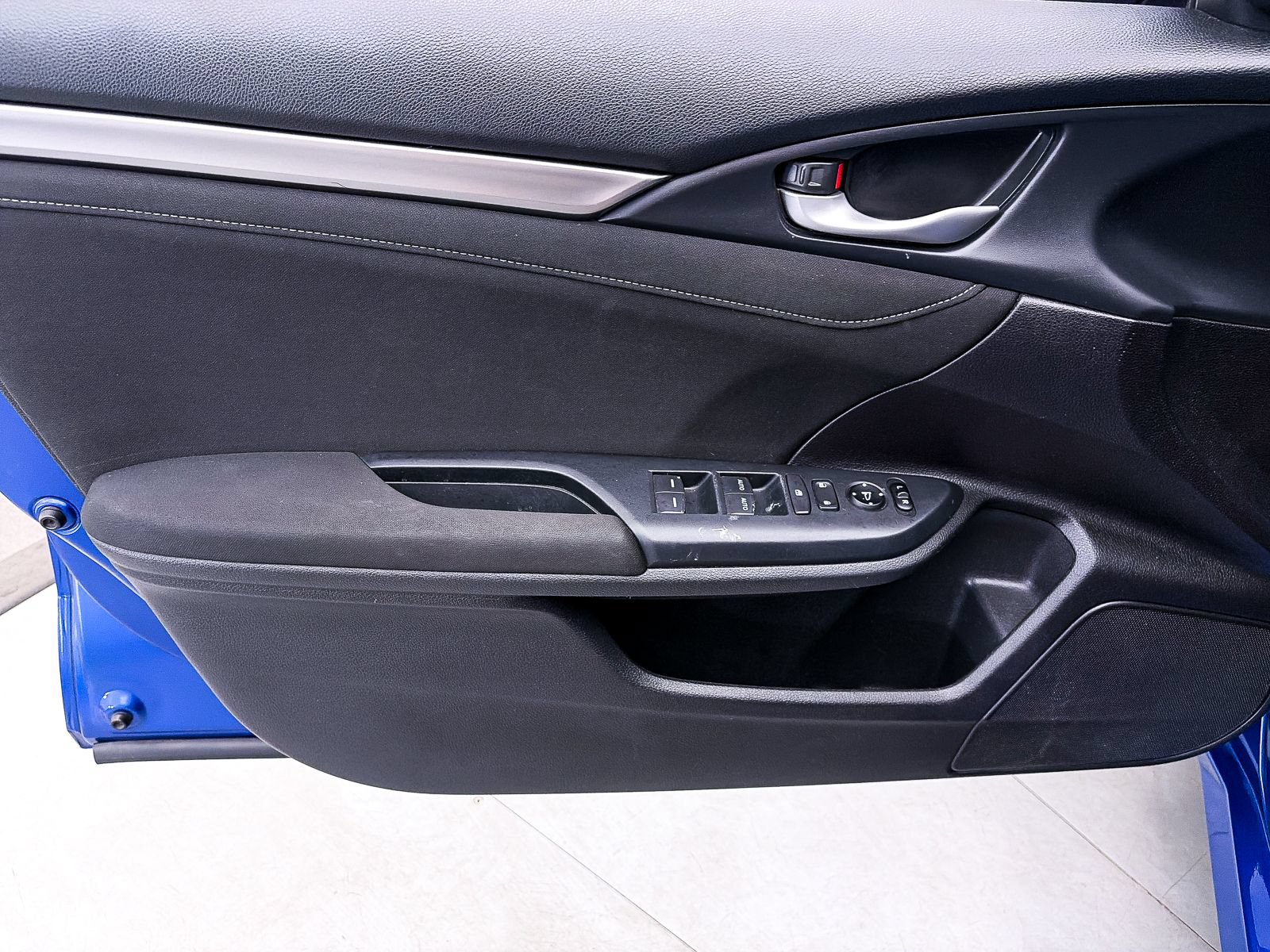Used 2021 Honda Civic EX image 16