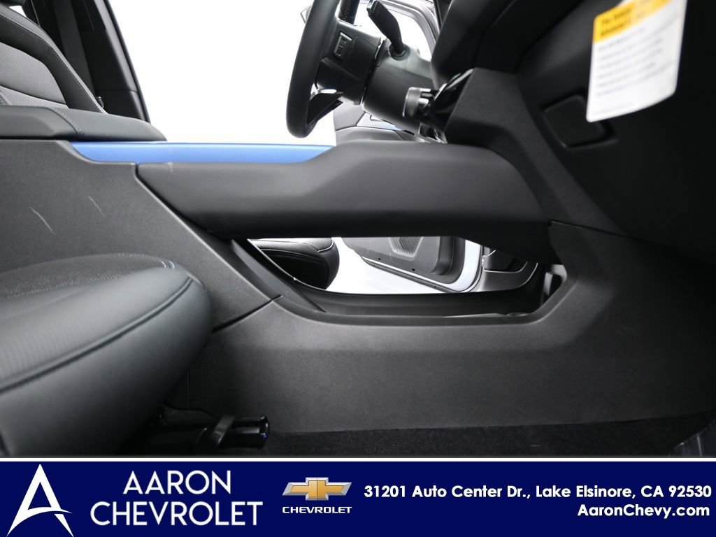 New 2026 Chevrolet Equinox EV LT w/ LPO, Blackout Package image 38