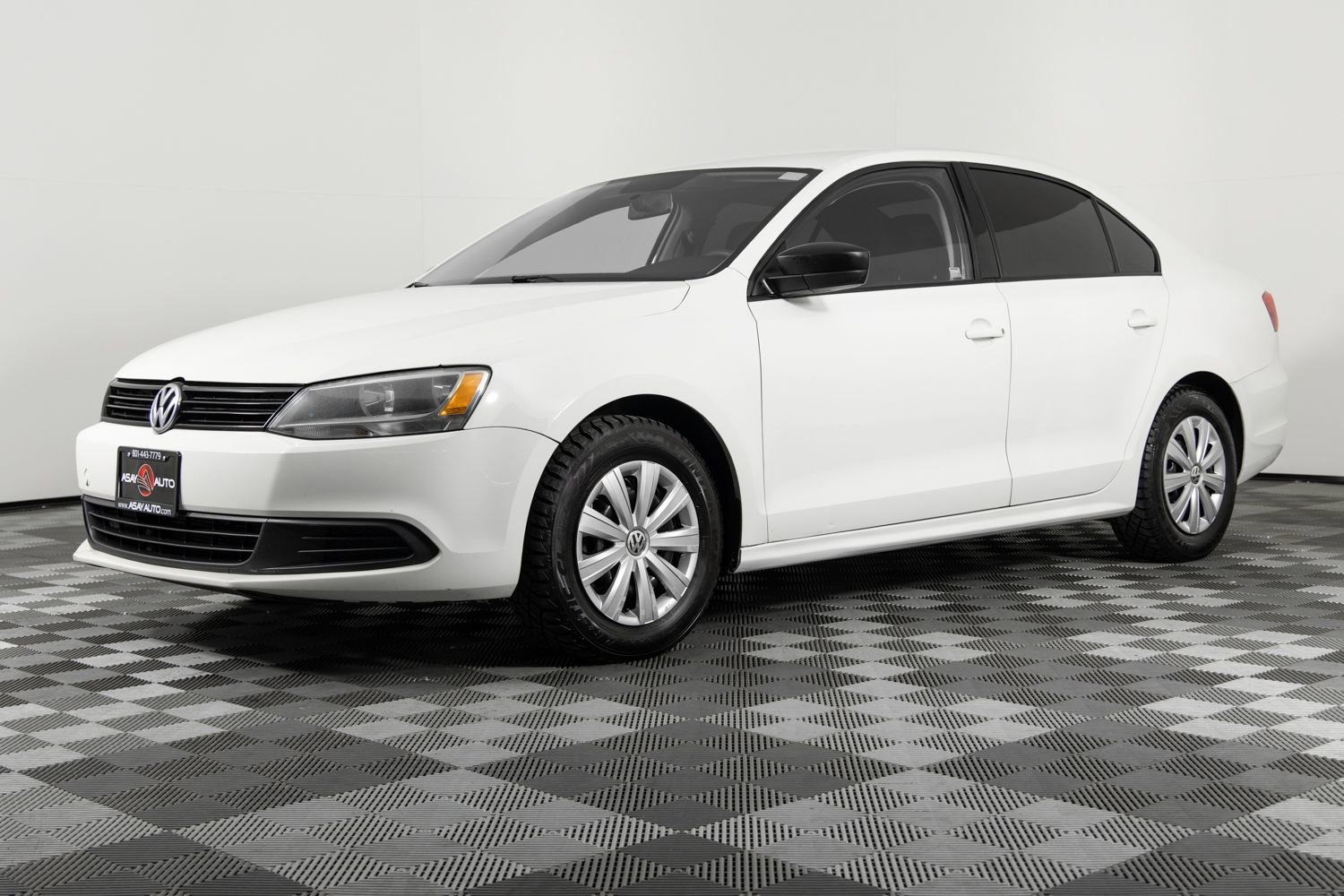 Used 2014 Volkswagen Jetta S image 1