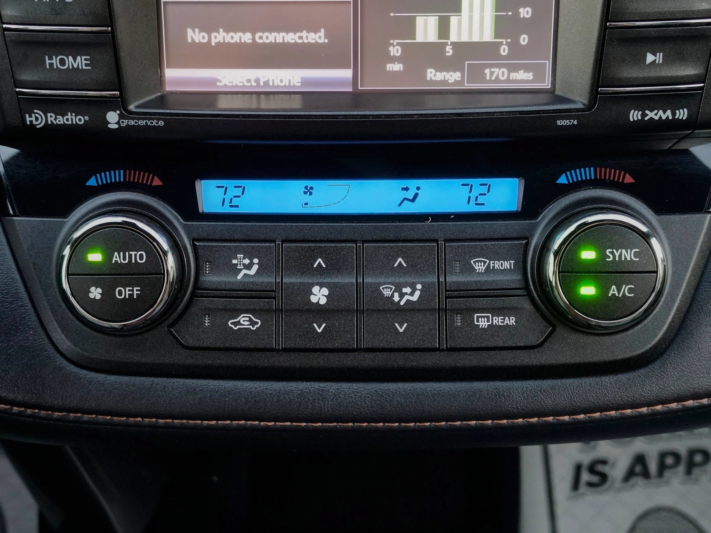 Used 2018 Toyota RAV4 SE FWD image 25