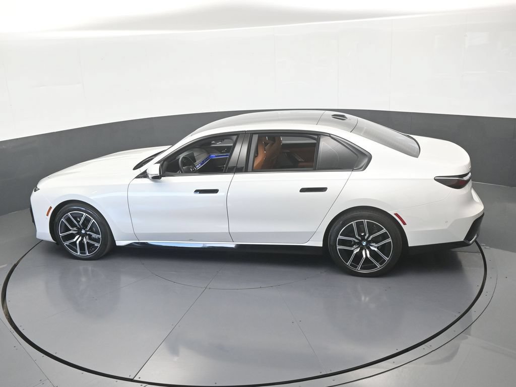 Used 2025 BMW 740i xDrive AWD/4WD image 61