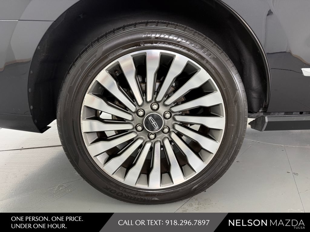 Used 2020 Lincoln Navigator Reserve w/ Luxury Package AWD/4WD image 13