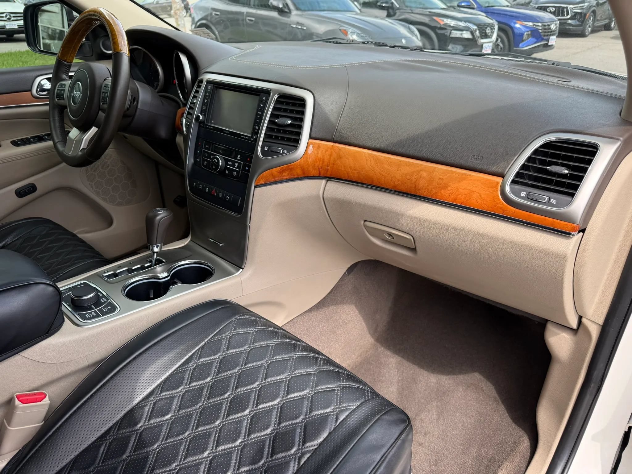 Used 2011 Jeep Grand Cherokee Overland AWD/4WD image 20