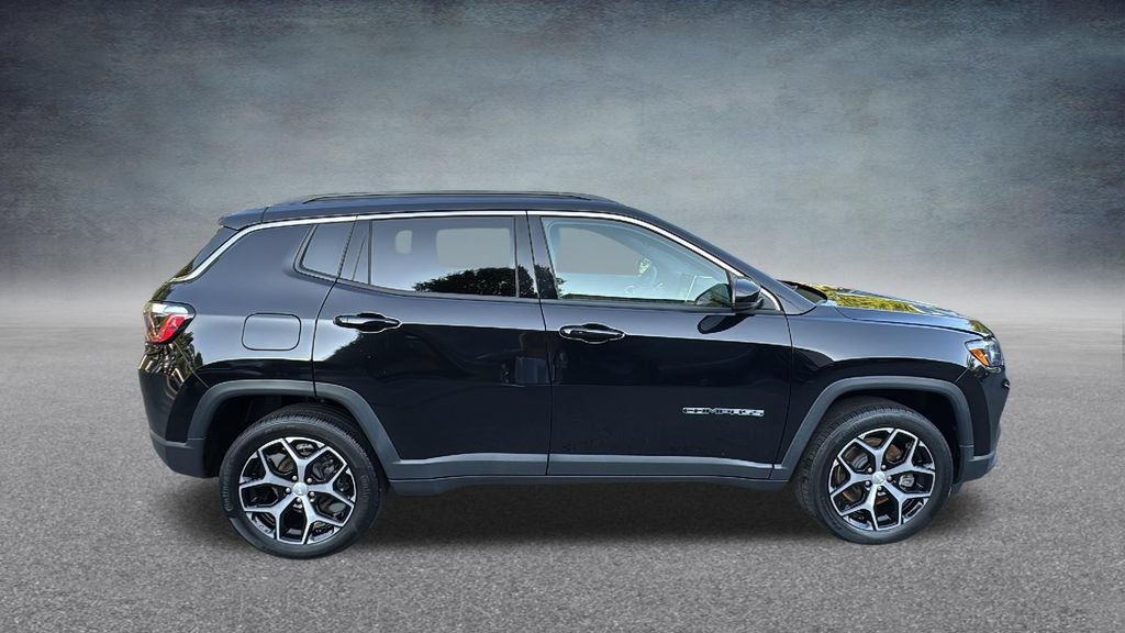 Used 2024 Jeep Compass Limited AWD/4WD image 31