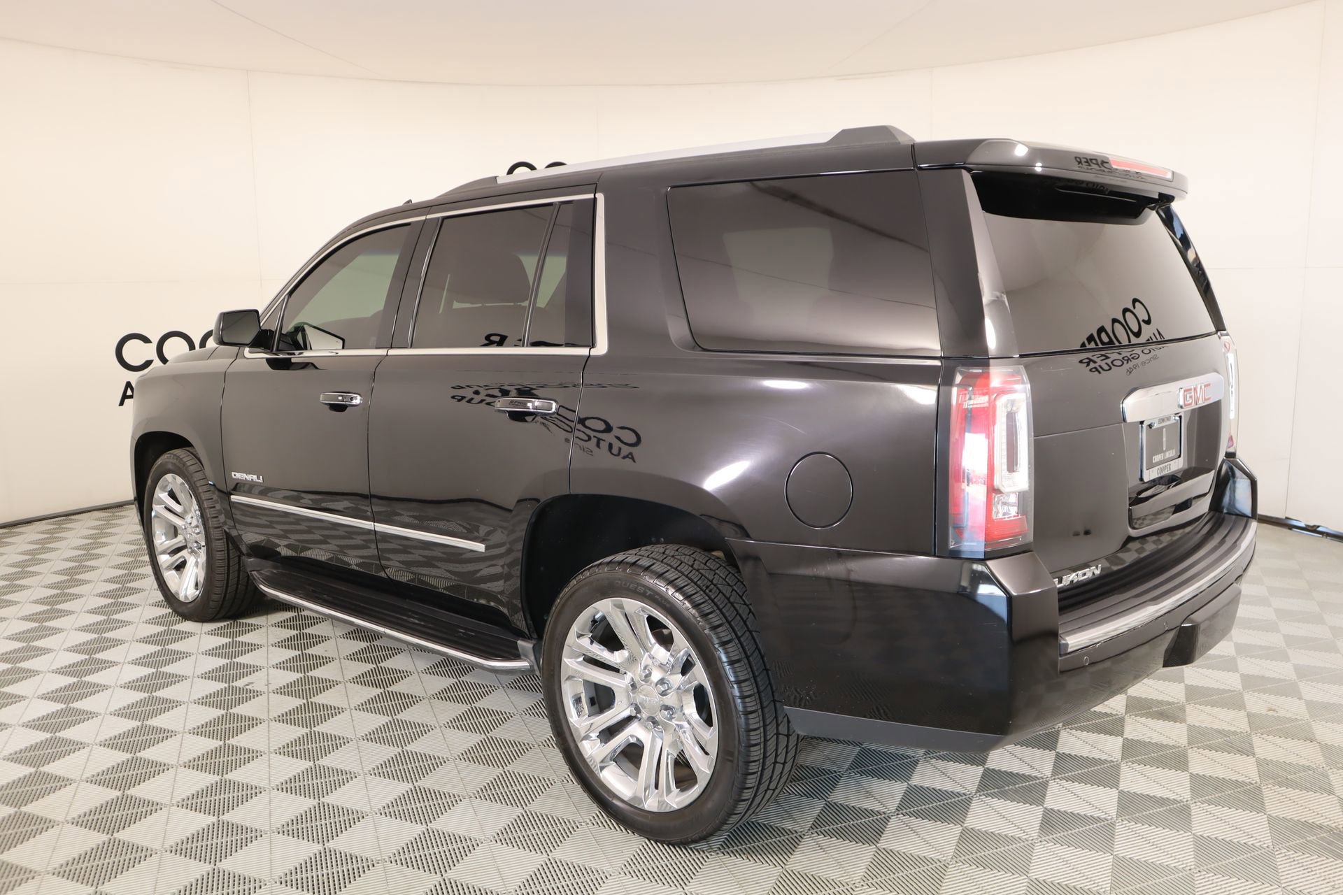 Used 2017 GMC Yukon Denali w/ Open Road Package image 26