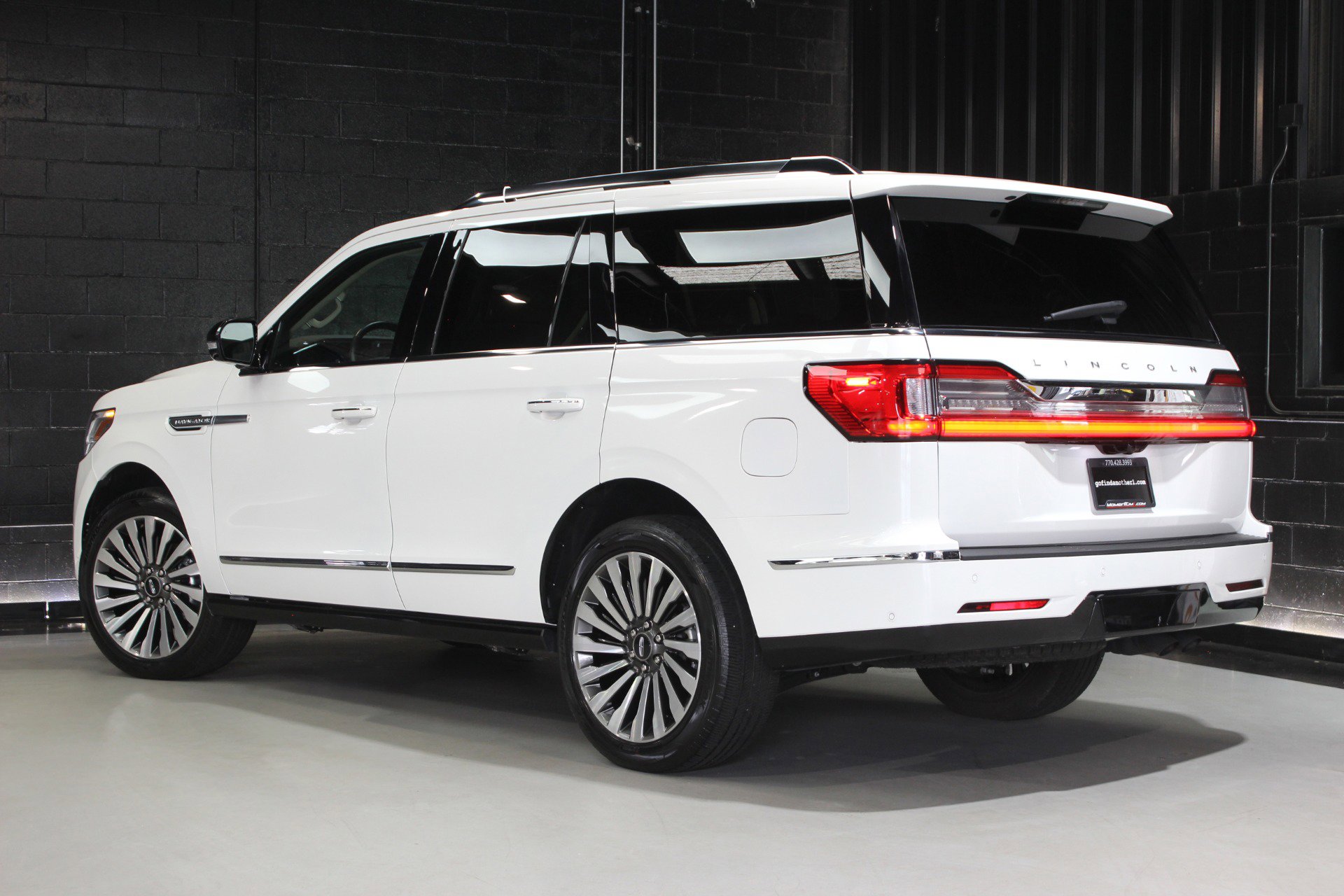 Used 2021 Lincoln Navigator Reserve w/ Luxury Package image 11