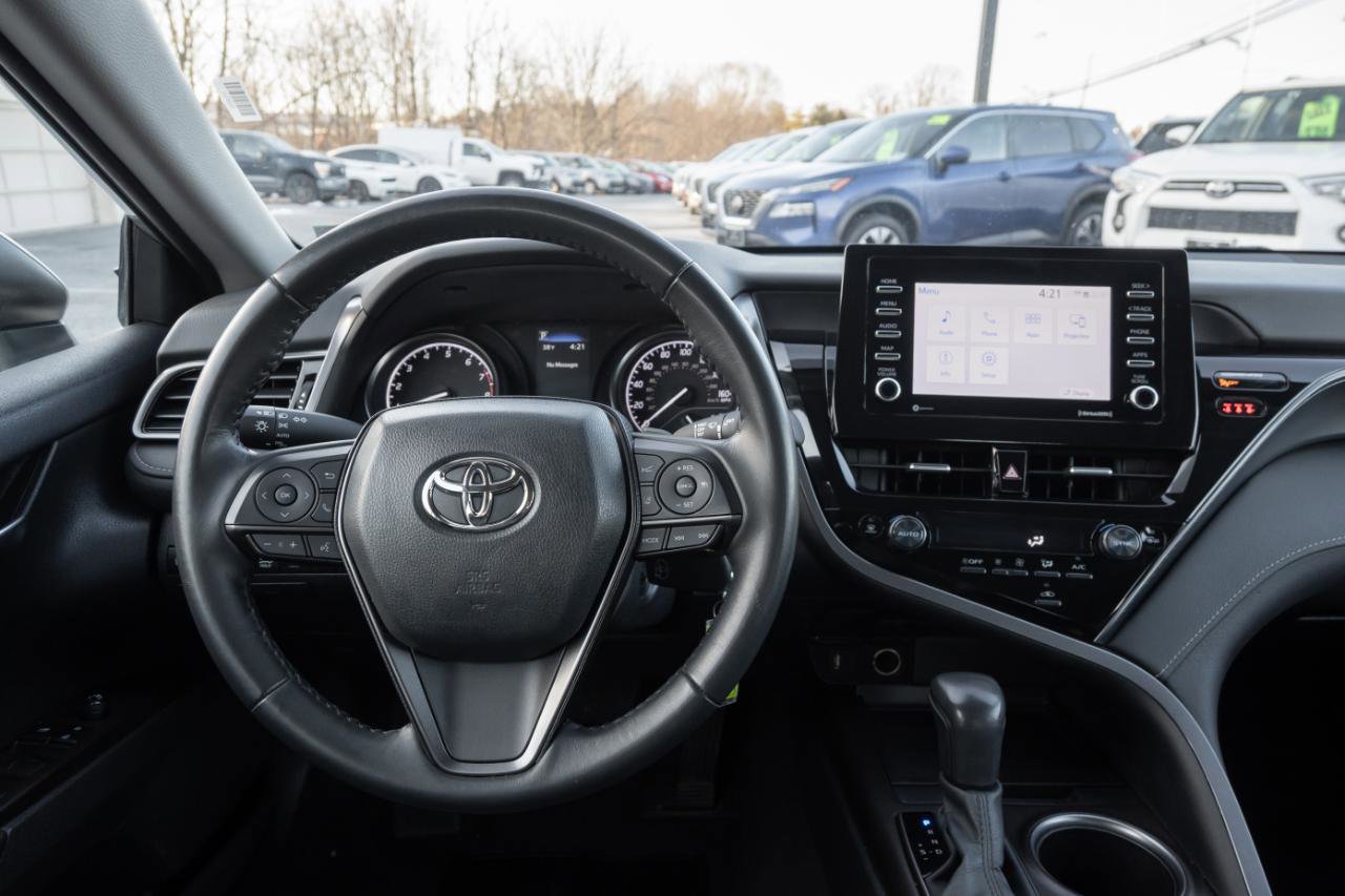 Used 2024 Toyota Camry SE image 22