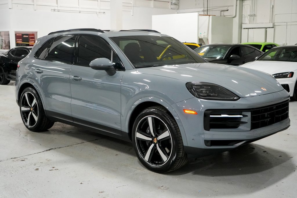 Used 2024 Porsche Cayenne image 8