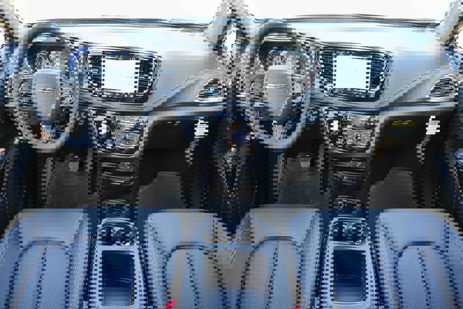 New 2026 Chrysler Pacifica Select FWD image 14