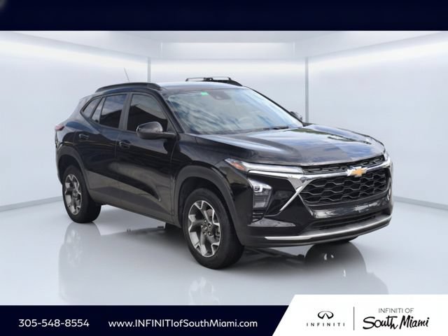 Used 2024 Chevrolet Trax LT FWD image 3