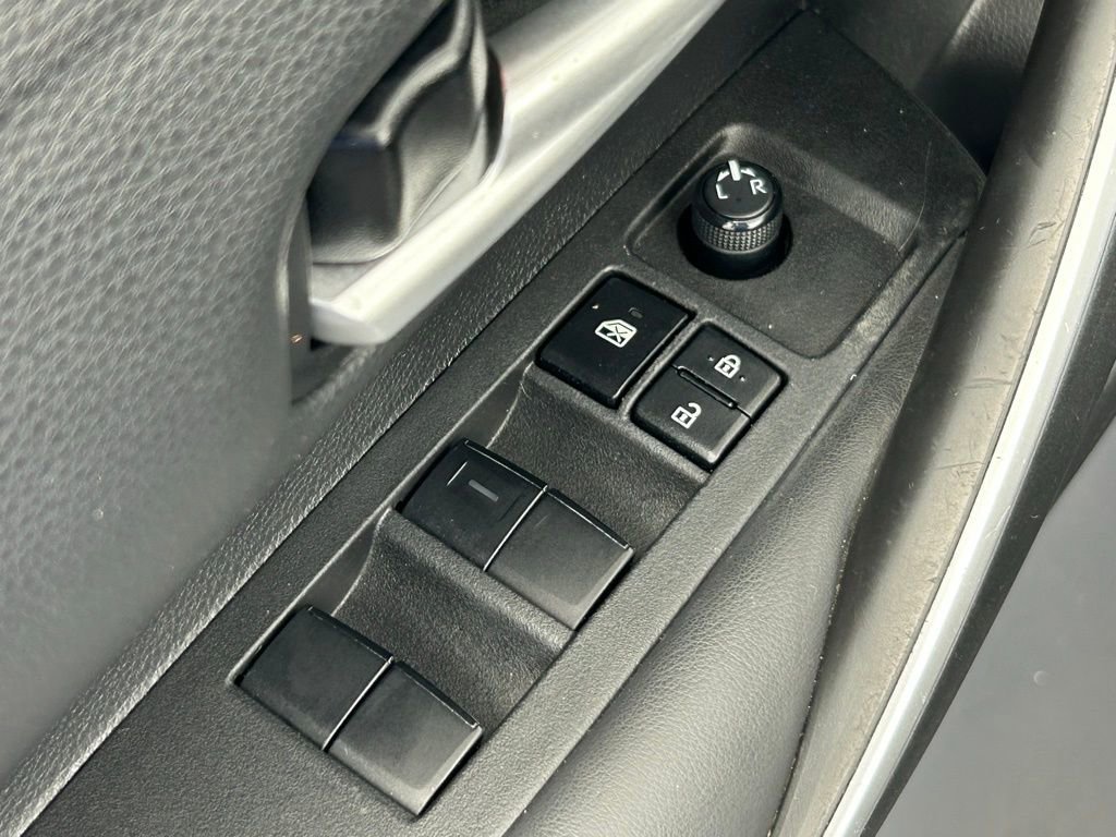 Used 2022 Toyota Corolla SE FWD image 12