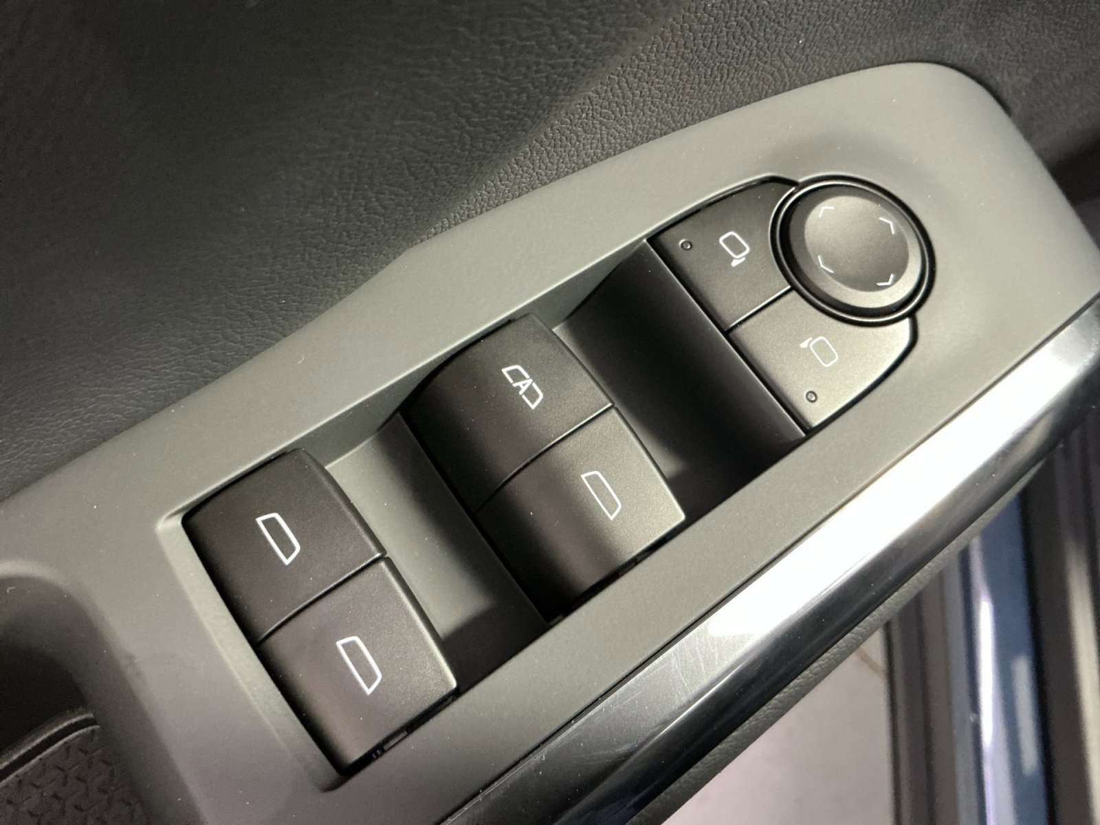 New 2026 Chevrolet Traverse LT w/ Enhanced Driving Package image 23