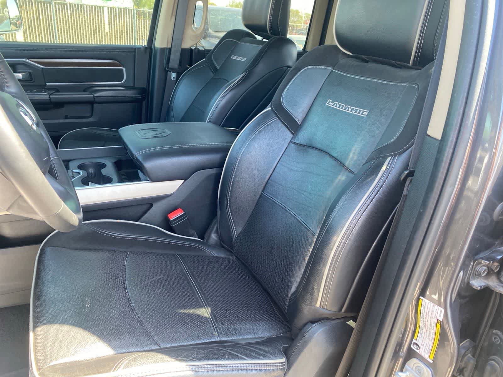 Used 2022 RAM 3500 Laramie AWD/4WD image 12
