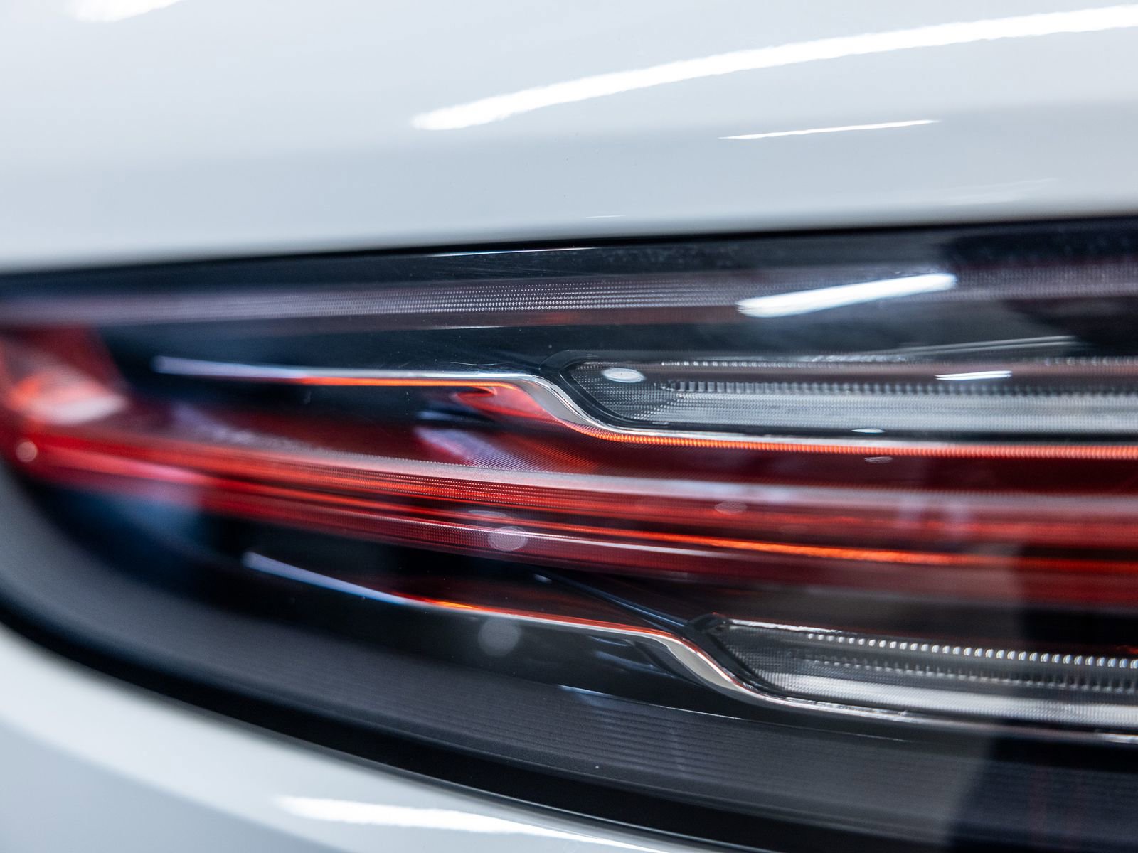 Certified 2023 Porsche Cayenne Platinum Edition image 26