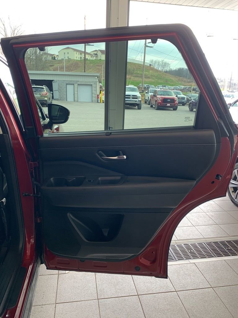 Used 2023 Nissan Pathfinder SL w/ SL Premium Package image 22