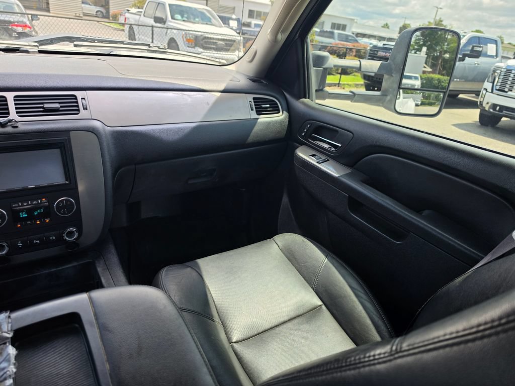 Used 2013 Chevrolet Silverado 3500 LTZ w/ LTZ Plus Package AWD/4WD image 18